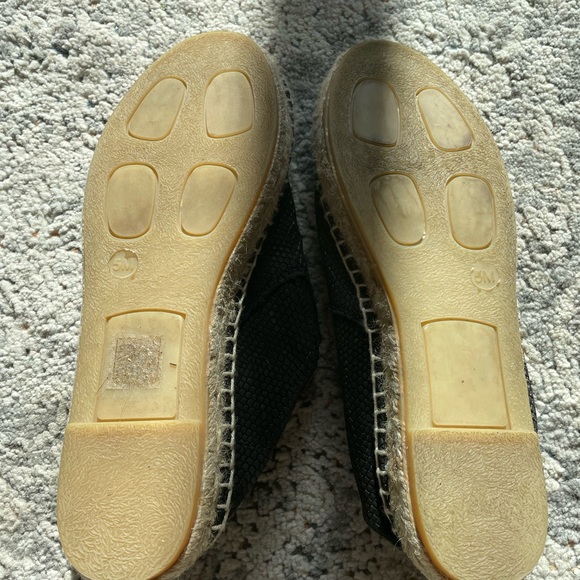 Like new, only worn once Vince black snakeskin leather espadrilles size 5 - Picture 6 of 6